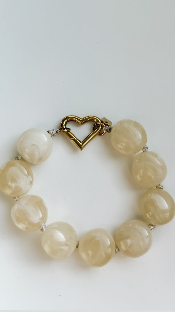 Big pearl bracelet